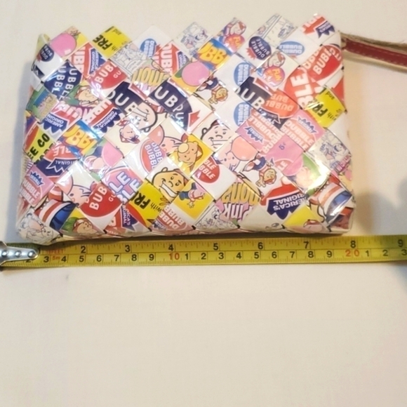 Handmade bubble gum Beano Wristlet - Picture 9 of 11